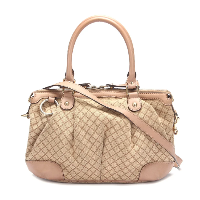 Women Gucci bags with a zip - around closure for securityGucci  Handbag