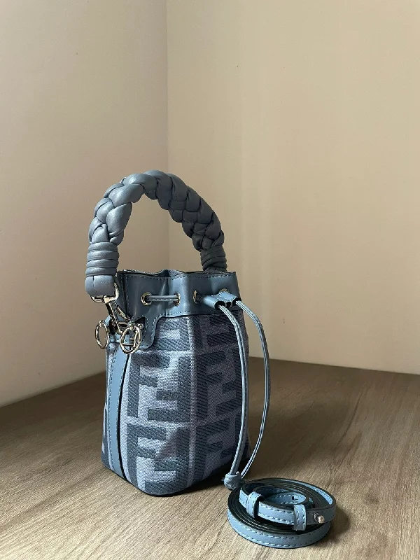 Fendi bags with a detachable makeup pouch inside for beauty - conscious usersFendi Luxury Bag - FED - 003