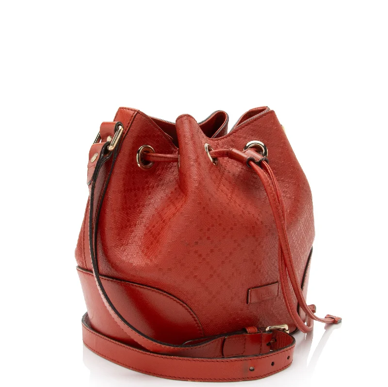 Women Gucci bags with a detachable mirror insideGucci Diamante Leather Bright Bucket Bag (wHyMri)