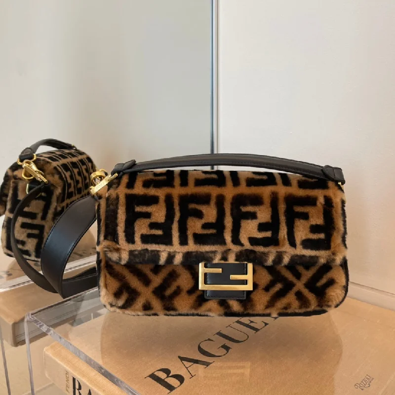 Fendi bags with a magnetic - closure card holder inside for easy access to cardsFendi Luxury Bag - FED - 310