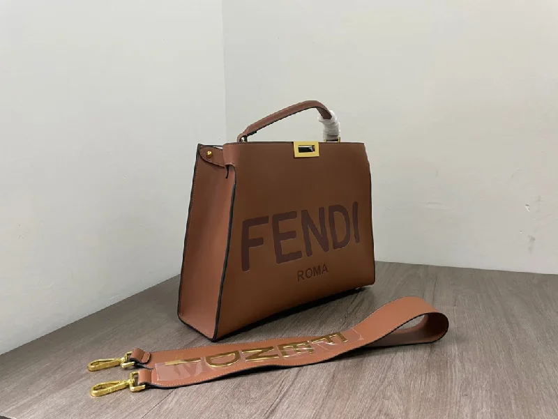 Ladies Fendi shoulder bags with a hidden magnetic pocket for discreet storageFendi Luxury Bag - FED - 005