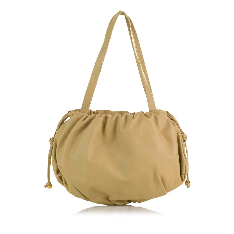 Bottega Veneta bags with embossed leather logosBottega Veneta Medium The Bulb (SHG-4aPLq2)