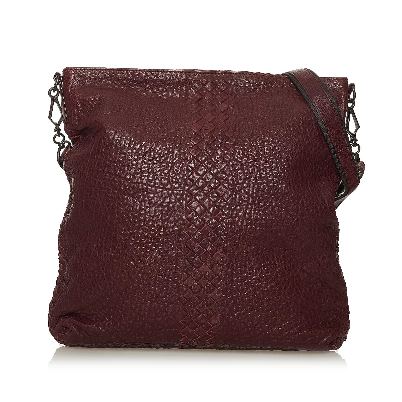 Bottega Veneta bags with beaded embellishmentsBottega Veneta Leather Crossbody Bag (SHG-eo6TLY)