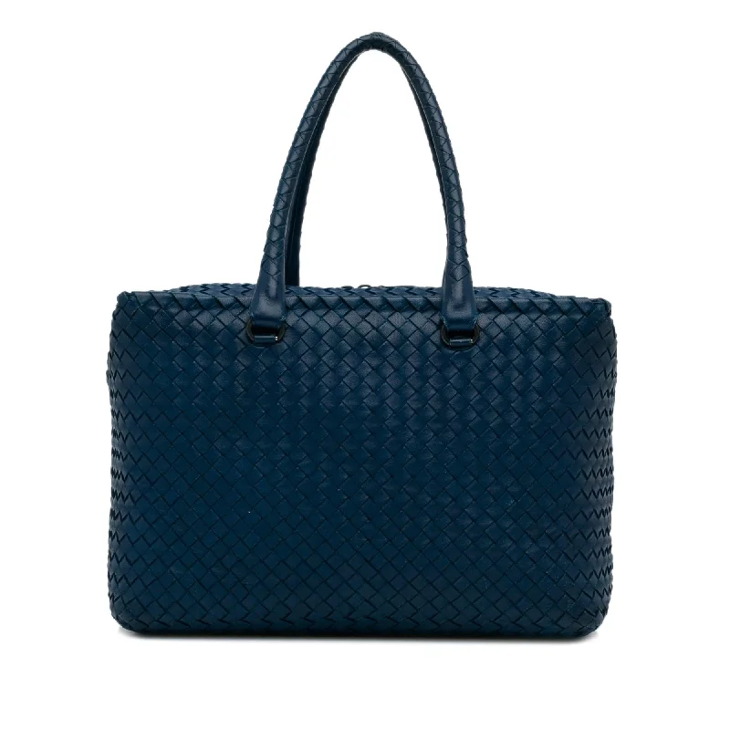 Bottega Veneta leather bags for everyday useBottega Veneta Intrecciato Tote Bag (SHG-3ZYX4x)