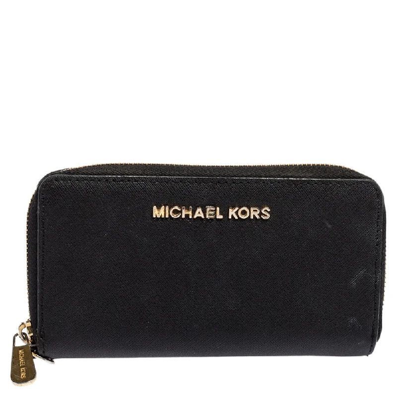 Michael Michael Kors Bags for model castings to make a statementBlack Leather Jet Set Zip Around Wallet