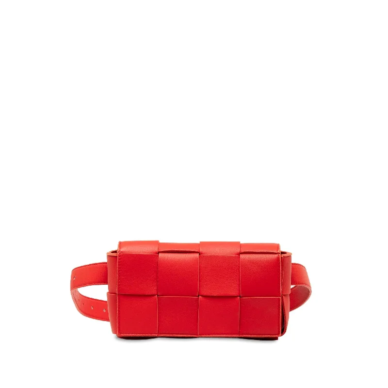 Bottega Veneta bags with floral patternsBottega Veneta Calfskin Intrecciato Cassette Belt Bag (SHG-GmtFpe)