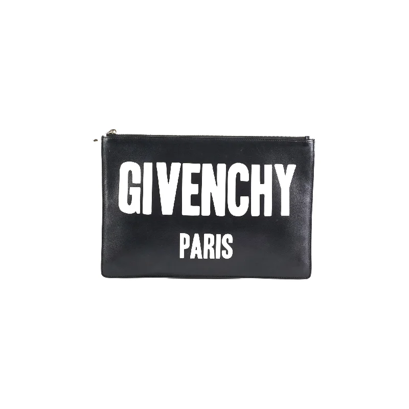 Vintage-inspired handbagsGivenchy Large Pouch Black