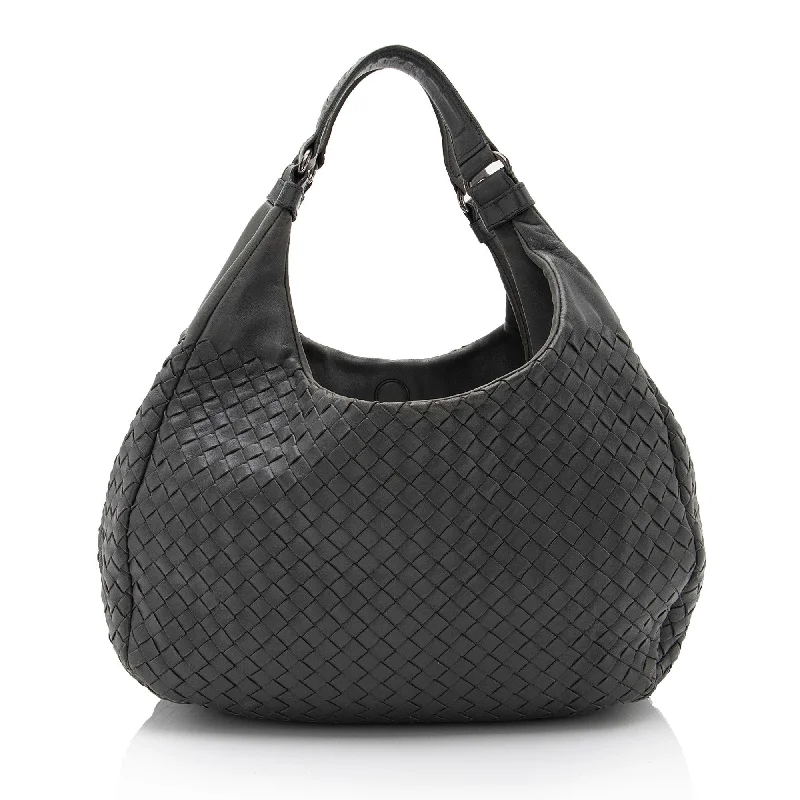 Bottega Veneta bags for book clubsBottega Veneta Intrecciato Nappa Campana Medium Shoulder Bag (SHF-a7yNeU)