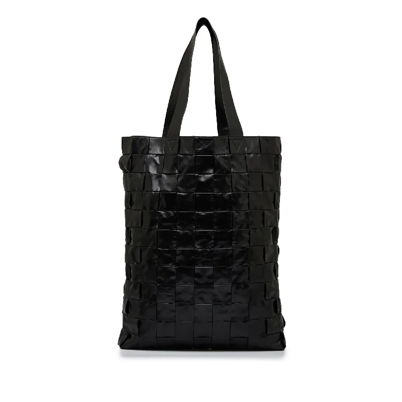 Bottega Veneta bags for spring outfitsBottega Veneta Maxi Intrecciato Cassette Tote (SHG-WbFFN8)