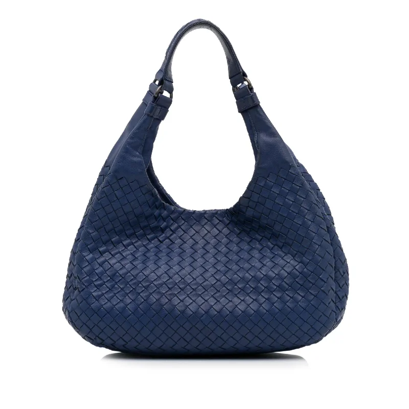 Bottega Veneta bags with quilted designsBottega Veneta Medium Intrecciato Campana (SHG-JLtjUT)