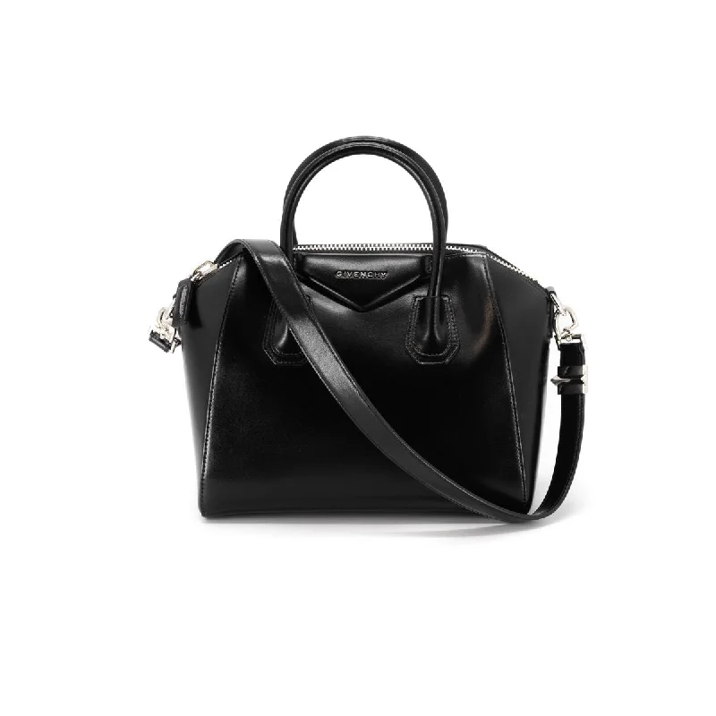 Best bags for business tripsGivenchy Antigona Small Black