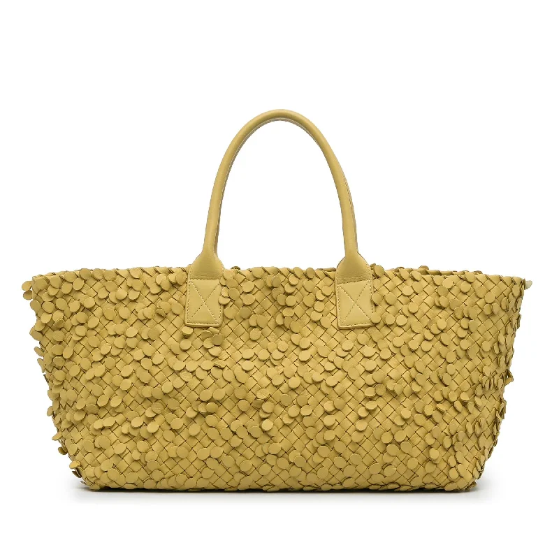 Bottega Veneta bags for music festivalsBottega Veneta Poussin Paillettes Cabat Tote (SHG-uM0GAC)