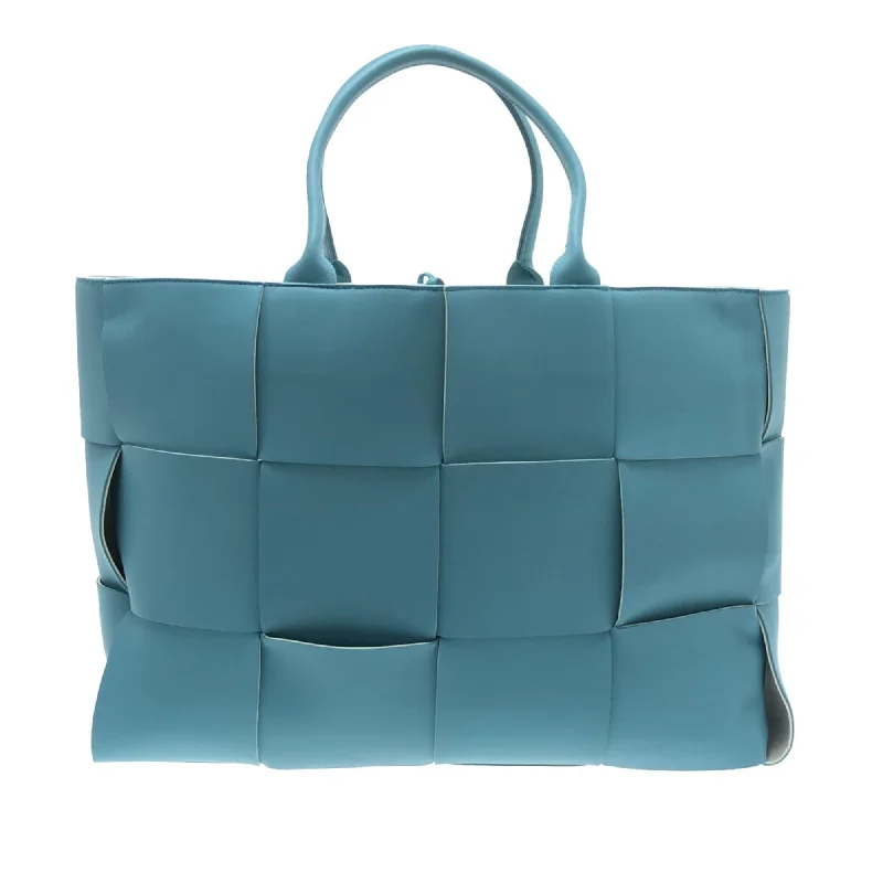 Bottega Veneta bags with leather - stitched detailsBottega Veneta Large Maxi Intrecciato Arco Tote (SHG-cBLzn9)