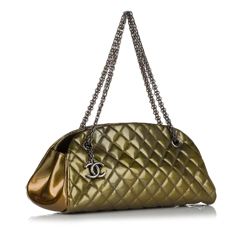 Chanel bags for those who value investment piecesChanel Mademoiselle Lambskin Leather Bowling Bag (37469)