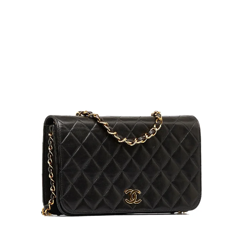 Chanel Lightweight Handbag for Daily ErrandsChanel Matelasse Lambskin Leather Wallet On Chain (wGDXJR)