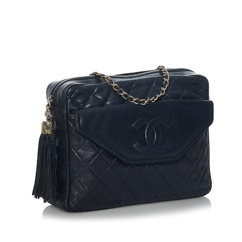 Chanel Designer Handbag with Unique DesignChanel Matelasse Leather Crossbody Bag (34995)