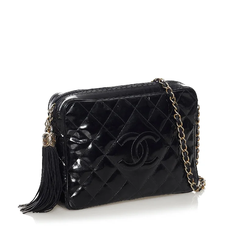 Chanel Quilted Leather Shoulder Bag for FashionistasChanel Matelasse Patent Leather Crossbody Bag (33619)