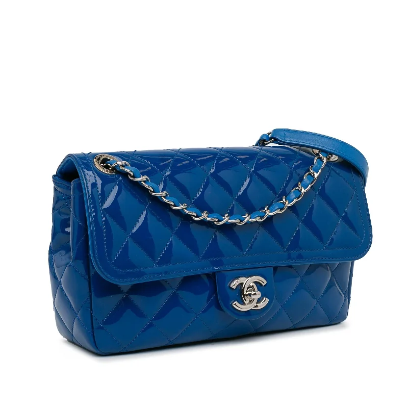 Chanel Lightweight Handbag for Daily ErrandsChanel Medium Patent Coco Shine Flap (Aqx4H2)