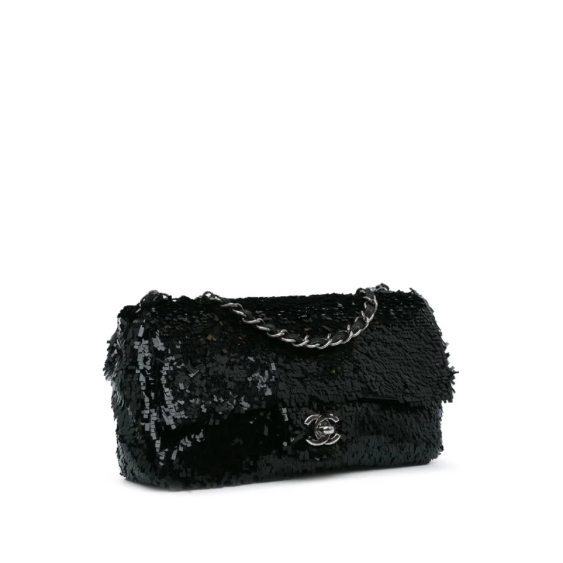 Chanel bags available at online luxury retaileChanel Medium Sequins Single Flap (8JoiTG)